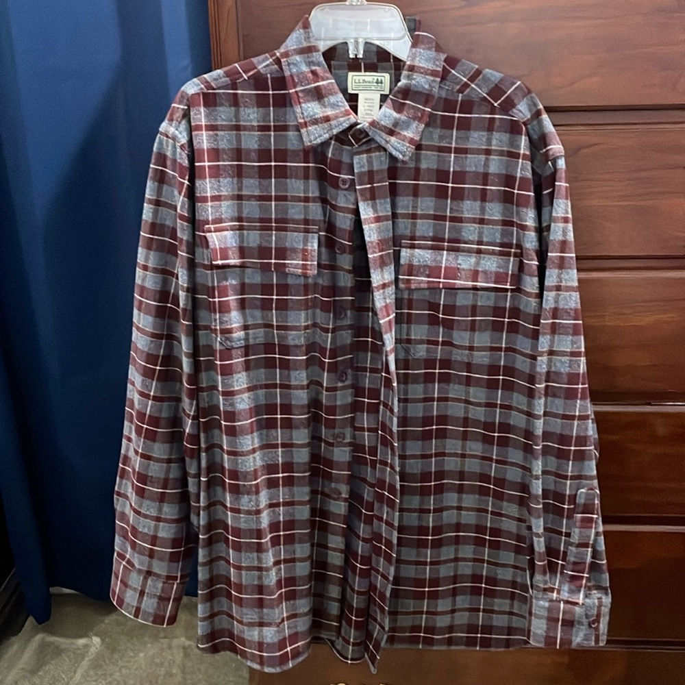 LL Bean men’s L traditional fit Chamois cloth shirt.  new no tags $50